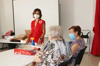 Cruz Roja Zamora atiende a personas mayores y dependientes