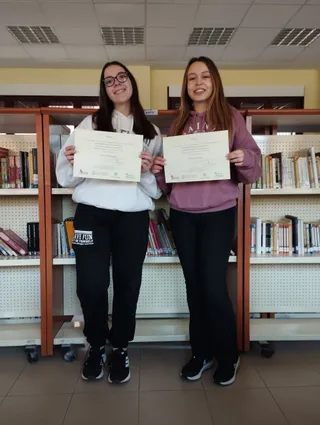 Rocío Pérez y Cecilia Díez, ganadoras de la categoría a Mejor Vídeo Filosófico de Castilla y León