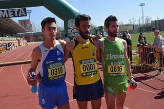 Rui Muga y Andrea Román imponen su ley en la Media Maratón