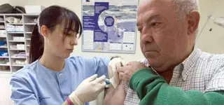 Sanidad habilita una nueva vacuna antineumocócica para quienes cumplen 65 años