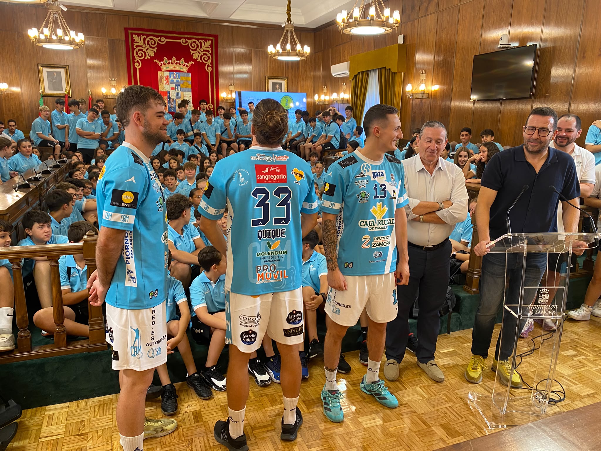 Segunda equipaci&oacute;n Balonmano Zamora 26-27