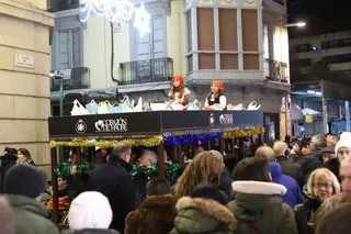 GALERÍA | La Cofradía de Nuestra Madre saca a las calles la Navidad más semanasantera y solidaria | María Lorenzo