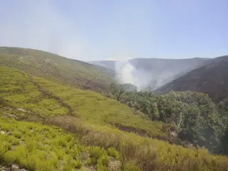 Situación del incendio de Hermisende este domingo | @AT_Brif