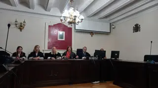 La magistrada Ana Descalzo, en el centro, en representación de la Asociación de Jueces Independientes, en el último paro simbólico. Archivo