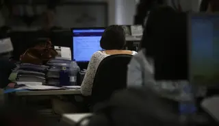 Gente trabajando. Foto EP