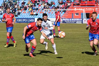 Dani Espejo en un instante del encuentro ante el Calahorra
