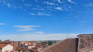 Sol, Calor Y Nubes Dispersas En Zamora