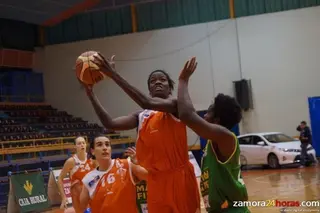 El Zamarat dosifica la ventaja del segundo cuarto y vence a Mann Filter 72-65