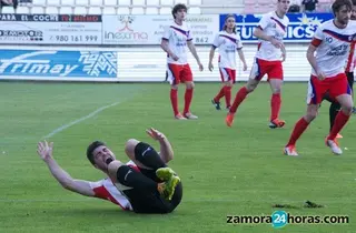 Juanan, al menos un mes de baja tras lesionarse con la selección de Castilla y León