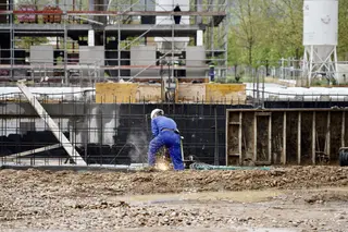 Imagen de un trabajador al aire libre. Archivo