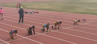 Jóvenes entrenando.