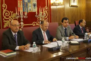 Convocadas las subvenciones para pequeños comercios y para el transporte social a domicilio