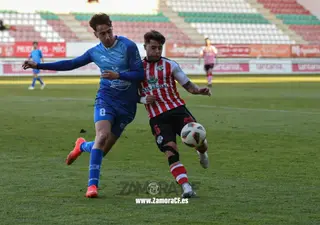Un momento del encuentro entre Zamora y Laredo. Foto: Zamora CF