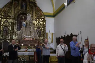 La Virgen del Yermo ataviada con la joya textil