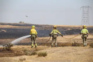 Incendio entre Muelas del Pan y Villaseco. Foto JL Leal ICAL (2)