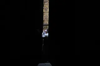 Momentos previos a la procesión del Yacente el pasado 2022