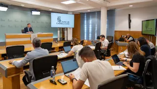 Eduardo Margareto ICAL . El consejero de Economía y Hacienda y portavoz, Carlos Fernández Carriedo, comparece en rueda de prensa posterior al Consejo de Gobierno
