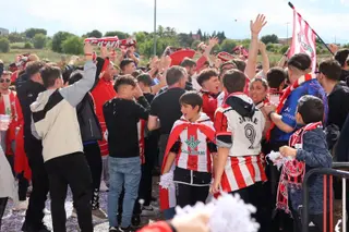La plantilla del Zamora CF recibe el ultimo aliento de su afición: así ha sido el recibimiento.