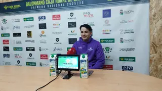 Néstor García, en rueda de prensa
