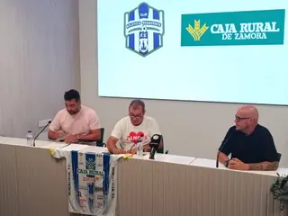 Firma Atlético Benavente y  Caja Rural de Zamora