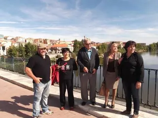 El PSOE pide la comparecencia de la alcaldesa en el próximo pleno por la petición de BIC del Puente de Piedra