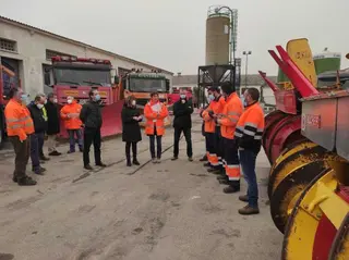 Clara San Damián visita el centro del operativo de vialidad invernal en Sanabria