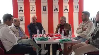 Encuentro entre los socios más antiguos del Zamora CF y tres jugadores de la primera plantilla, como son Dani Hernández, Carlos Ramos y Carlos Parra.