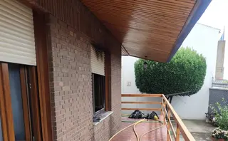 Imagen de la intervención de los bomberos en la vivienda 