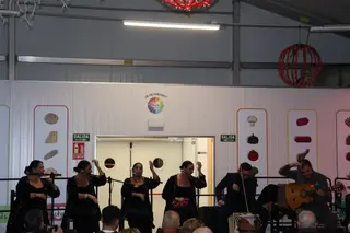 Zambomba de Jerez en el Mercado de Abastos de Zamora | s