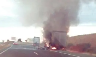 Arde un camión en la A-66 a la altura de El Cubo del Vino