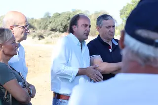 Joaquín Antonio Pino junto a Javier Faúndez esta mañana en Palazuelo de Sayago