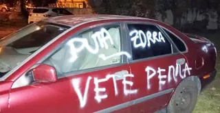 Pintadas en un vehículo con insultos hacia una mujer-ICAL