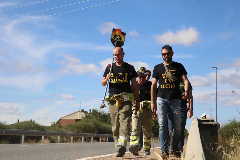 Marcha reivindicativa de los bomberos forestales (3)