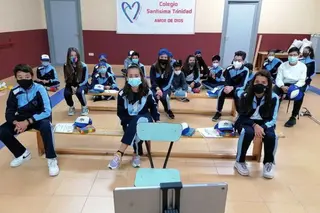Alumnos del Colegio Santísima Trinidad durante una clase en el centro