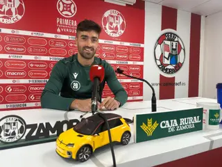 Miki Codina en rueda de prensa previa al Cacereño