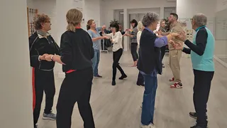 El Programa 'bailando Bienestar' De Azayca. Cinfa