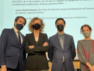 20211218+IMG 0044La Junta informa a los alcaldes sobre las ayudas para la rehabilitación de edificios residenciales y urbanización de espacios públicos procedentes de los Fondos Europeos