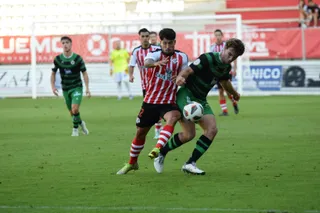 Un lance del partido entre Zamora CF y Rayo Cantabria