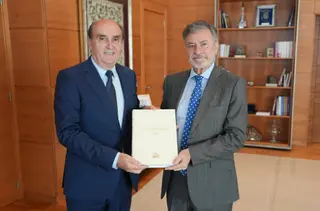 Entrega del Informe del Procurador del Común 2025 al Presidente de las Cortes de Castilla y León