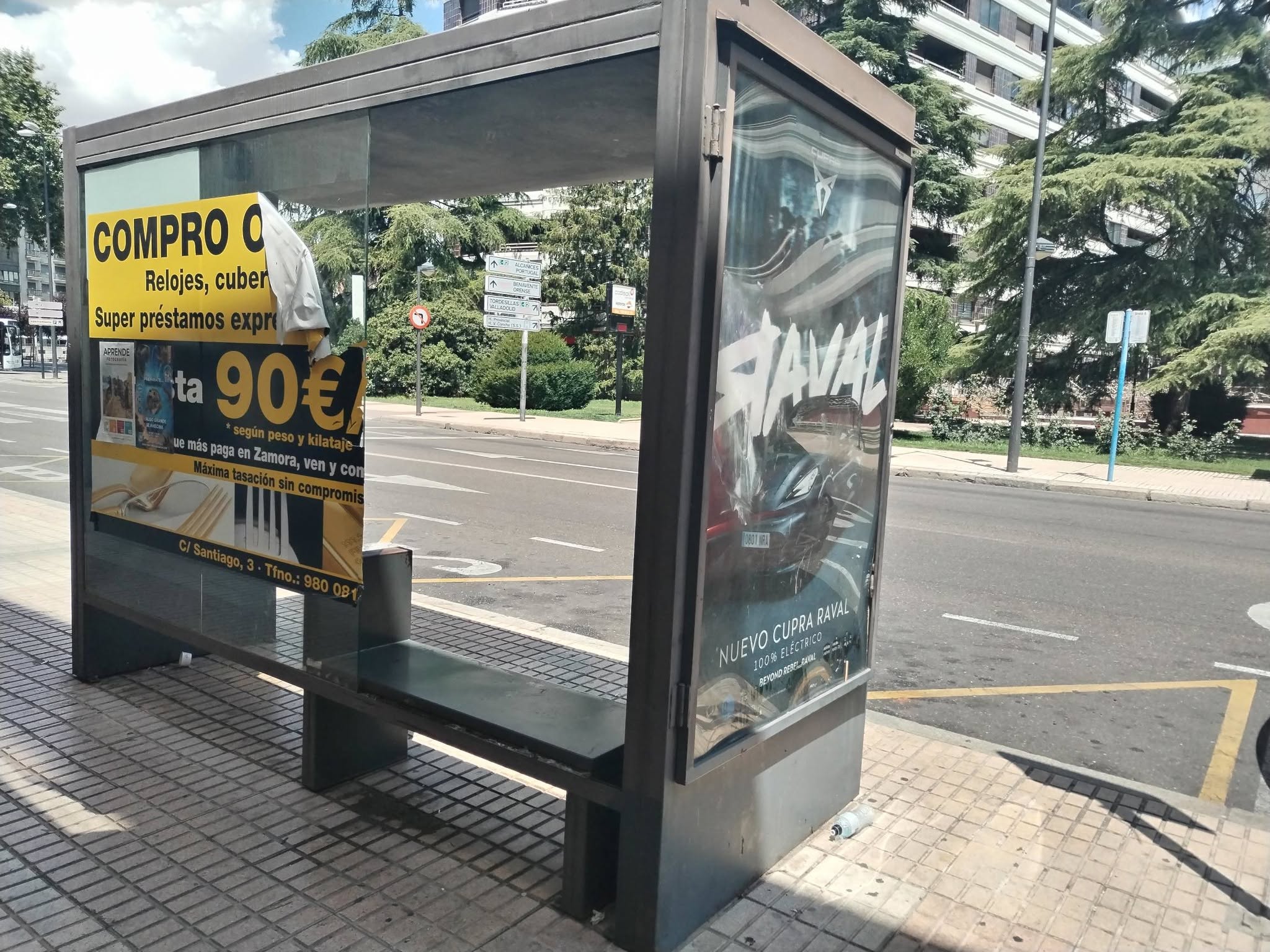 Marquesina En La Avenida De Portugal