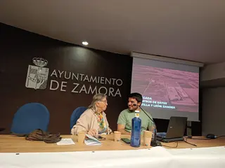 Charla sobre el centro de datos.