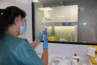Una enfermera en un hospital EP