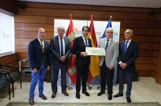 La Junta y Bidafarma colaboran en la reforestación de la Comunidad con la plantación de árboles autóctonos en espacios naturales